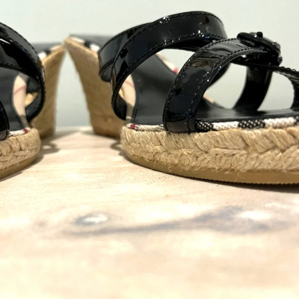 Burberry Black Patent Leather & Nova Check Espadrille Wedge Sandals Sz 4… NWOB - Picture 7 of 15